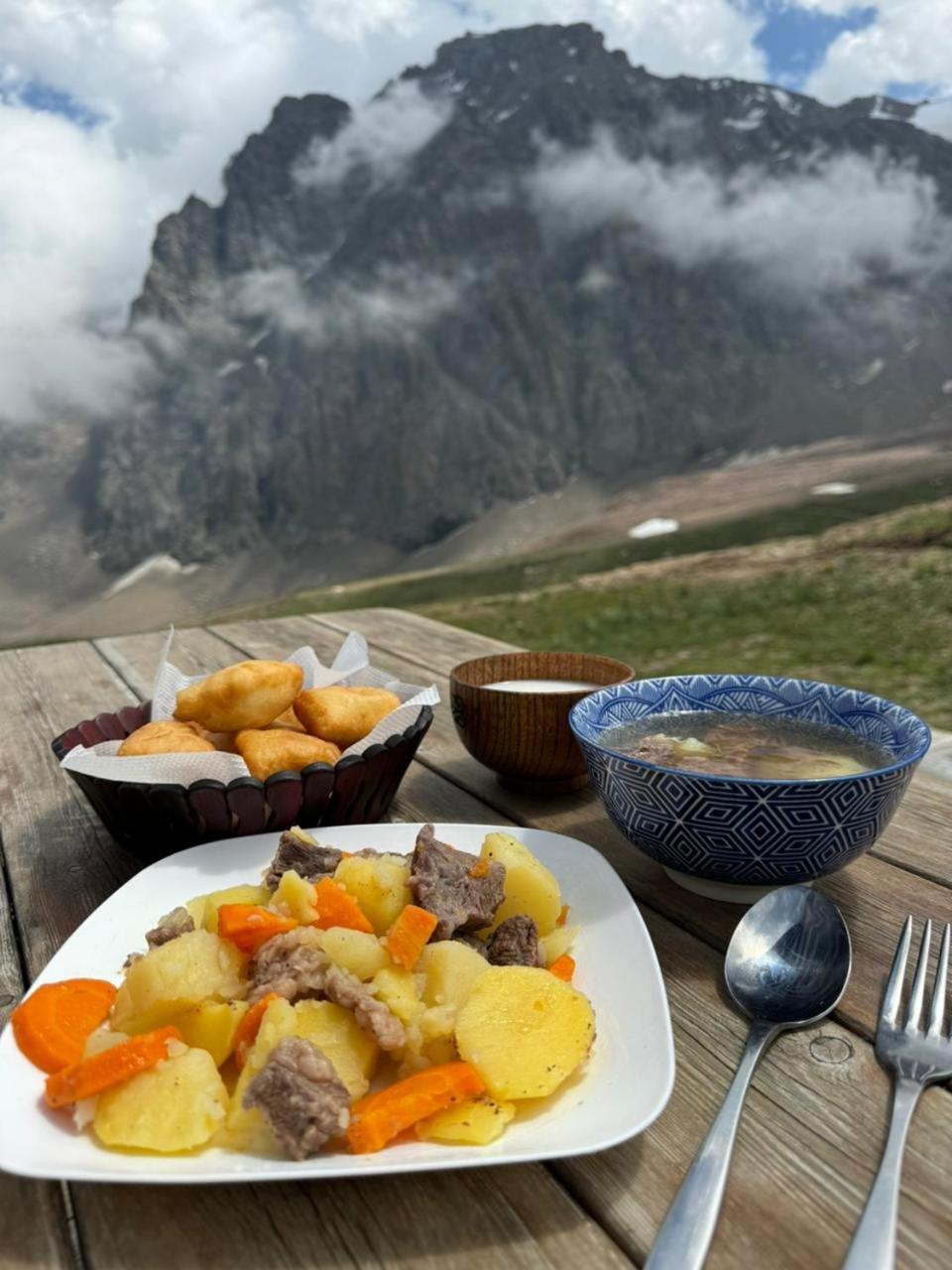 Yurta Base Camp, Shymbulak Mountain Resort Besqaynar Εξωτερικό φωτογραφία